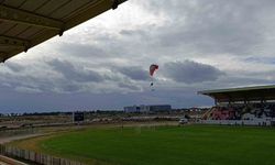 Manavgat Stadı’nda paramotor gösterisi