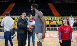 MSK’lı basketbolcular, özel bireylerle buluştu