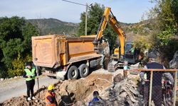 Büyükşehir, Bir Mahallenin Daha İçmesuyu Sorununu Çözüme Kavuşturuyor