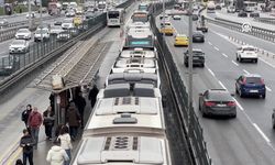 Zeytinburnu'nda metrobüs arızası seferleri aksattı