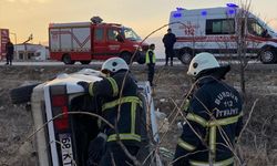 Burdur'da şarampole devrilen otomobildeki 2 kişi yaralandı