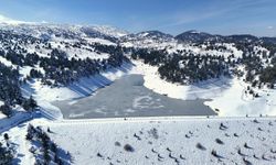 Kahramanmaraş'ta Merk Göleti buz tuttu