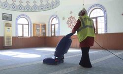 Kepez Belediyesi Ramazan öncesi cami ve cemevlerini temizledi