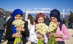 Mersin’de ’Nergis Şenliği’ fotoğraf yarışmasının kazananları ödüllerini aldı