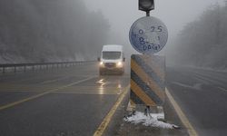 Bolu Dağı'nda kar ve sis bir arada