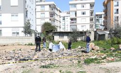 Antalya'da boş arazide kadın cesedi bulundu