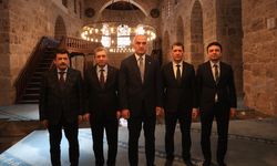 Bakan Ersoy, restore edilen Şehzade Korkut Camii'nde incelemelerde bulundu