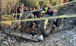 Burdur'da devrilen traktörün sürücüsü hayatını kaybetti