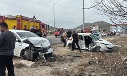 Isparta'da trafik kazasında 2 kişi öldü, 3 kişi yaralandı