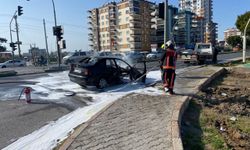 Mersin'de seyir halindeki otomobilde çıkan yangın söndürüldü