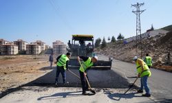 Büyükşehir Türkoğlu’nda Arterleri Bir Bir Yeniliyor