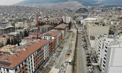 Depremin Yıktığı Şehrin En İşlek Caddesi Hızla Yapılıyor