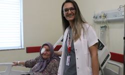 Burdur'da yaşlı kadının "istemsiz akan gözyaşı" tedaviyle dindi