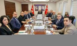 Adana'da hasarlı binalarla ilgili değerlendirme toplantısı yapıldı