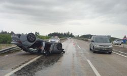 Adana'da takla atan otomobildeki 4 kişi yaralandı