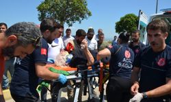 Antalya'da kepçe ile otomobilin çarpıştığı kazada 2 kişi yaralandı