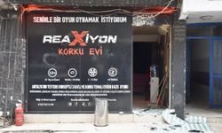 Antalya'da "korku evi"nde çıkan yangında 3 kişi dumandan etkilendi