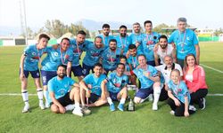 Gülnar Belediyespor şampiyonluk kupasını aldı