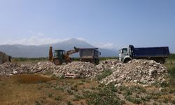 Hatay'daki Mileyha Sulak Alanı'na kaçak dökülen moloz temizlendi