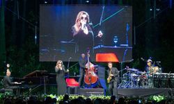Anne olmaya hazırlanan Melody Gardot Antalyalı müzikseverlerle buluştu