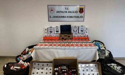 Antalya’da telefon aksesuarı operasyonunda binlerce ürün ele geçirildi