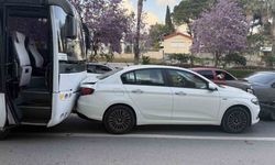 Antalya’da zincirleme kaza: 2’si çocuk 3 kişi yaralandı