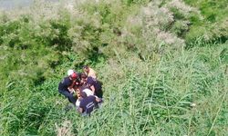 Asi nehri yatağına uçan motosikletin sürücüsü yaralandı
