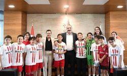 Başkan Kotan şampiyon sporcuları ağırladı