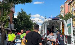 Burdur’da yolun karşısına geçmek isteyen yaşlı adama otomobil çarptı