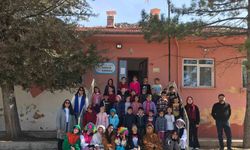 Eğirdirli öğrencilerden köy çocuklarına renkli etkinlikler