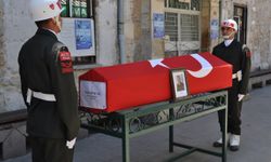 Emekli Başçavuş, askeri törenle gözyaşları eşliğinde son yolculuğuna uğurlandı