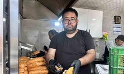 Hayırlı evlat, her yıl babasının sevdiği dönerden dağıtıyor