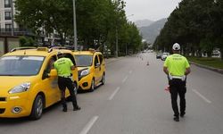 Isparta’da asayiş ve trafik uygulamasında 10 araç sürücüsüne ceza