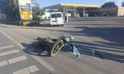 Manavgat’ta ticari araca arkadan çarpan motosiklet sürücüsü yaralandı