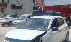 Otomobil ile ticari araç çarpıştı: 1 yaralı