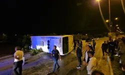 Antalya'da servis minibüsünün devrilmesi sonucu 3 kişi yaralandı
