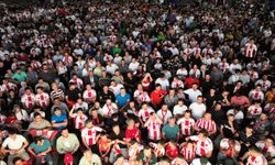 Büyükşehir, İstiklalspor’un Şampiyonluk Yolculuğunu Dev Ekranda Sporseverlerle Buluşturdu