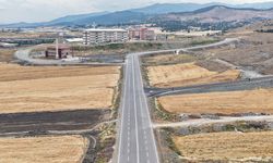 Büyükşehir Türkoğlu’nda Caddeleri Bir Bir Yeniliyor