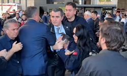 CHP Genel Başkanı Özel'e Önder'i anma töreninin ardından yumruklu saldırı