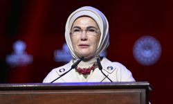 Emine Erdoğan, Dünya Ebeler Günü'nü kutladı