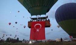 Kapadokya'da gökyüzünde 19 Mayıs coşkusu