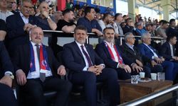 Milletvekili Debgici, Play Off Maçını Tribünden İzledi