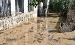 Osmaniye'de sağanakta derenin taşması sonucu sürüklenen 8 araçtan 7'sine ulaşıldı