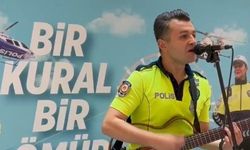 Trafik Polisi Sahneye Çıktı, Gitarı ve Sesiyle Gönüllere Dokundu
