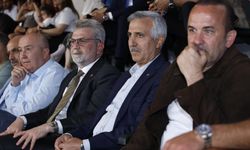 Vali Ünlüer, Kipaş İstiklalspor Basketbol Takımını Tribünden İzledi