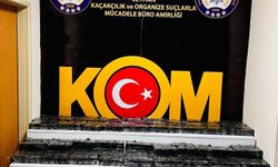 Adana'da kamyonette gümrük kaçağı elektronik sigara ele geçirildi