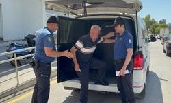 Adana'da otobüste kadın yolcunun uygunsuz görüntüsünü çektiği iddiasıyla bir kişi gözaltına alındı