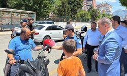 Anamur'da motosiklet sürücülerine kask dağıtıldı