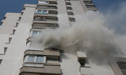 Antalya'da bir apartman dairesinde çıkan yangın hasara neden oldu