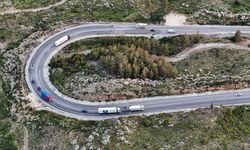 Demirkapı Tüneli'ne bağlanan kıvrımlı yol dronla görüntülendi